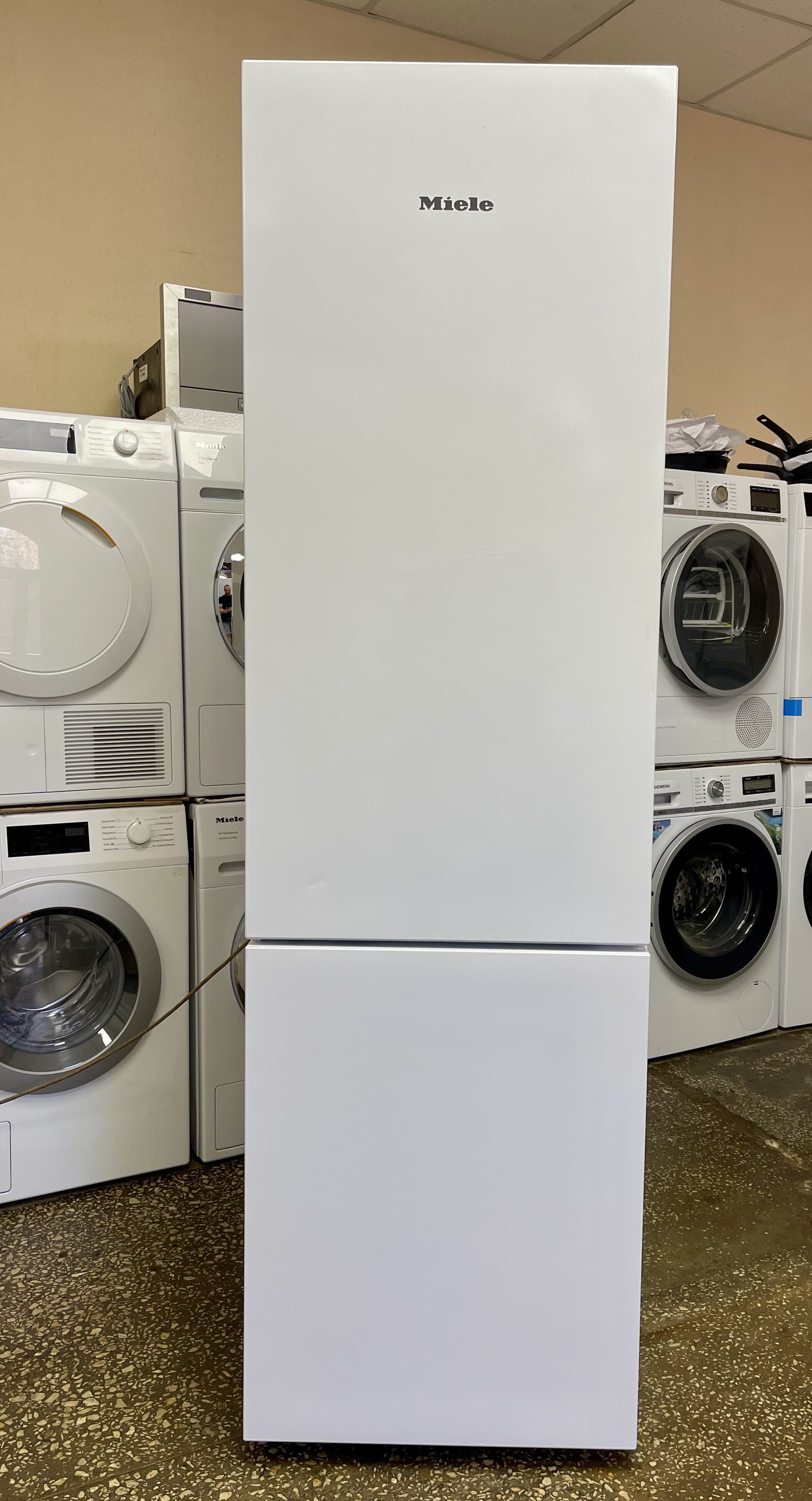 Холодильник Miele KFN 29162 D ws Series 120