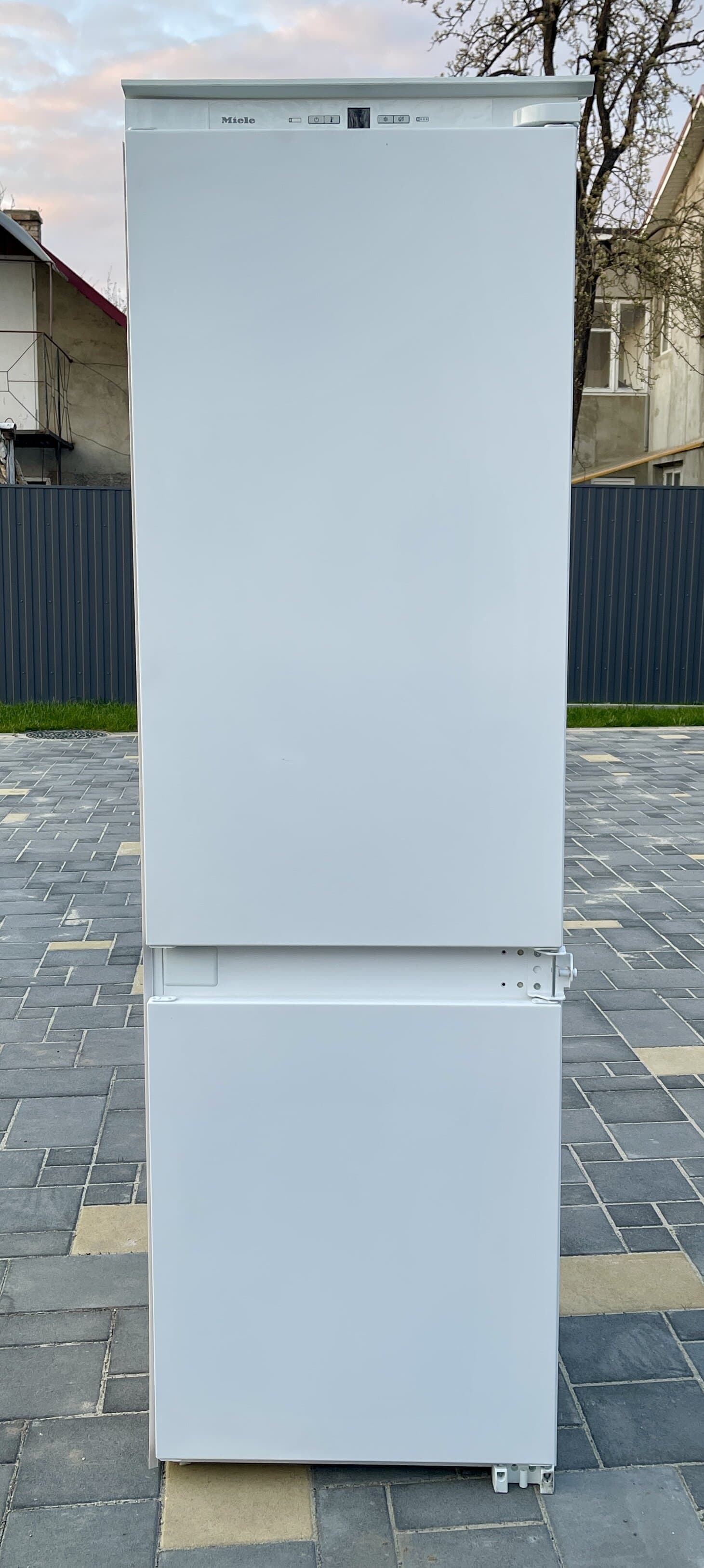 Вбудований холодильник Miele KDN 37132 iD