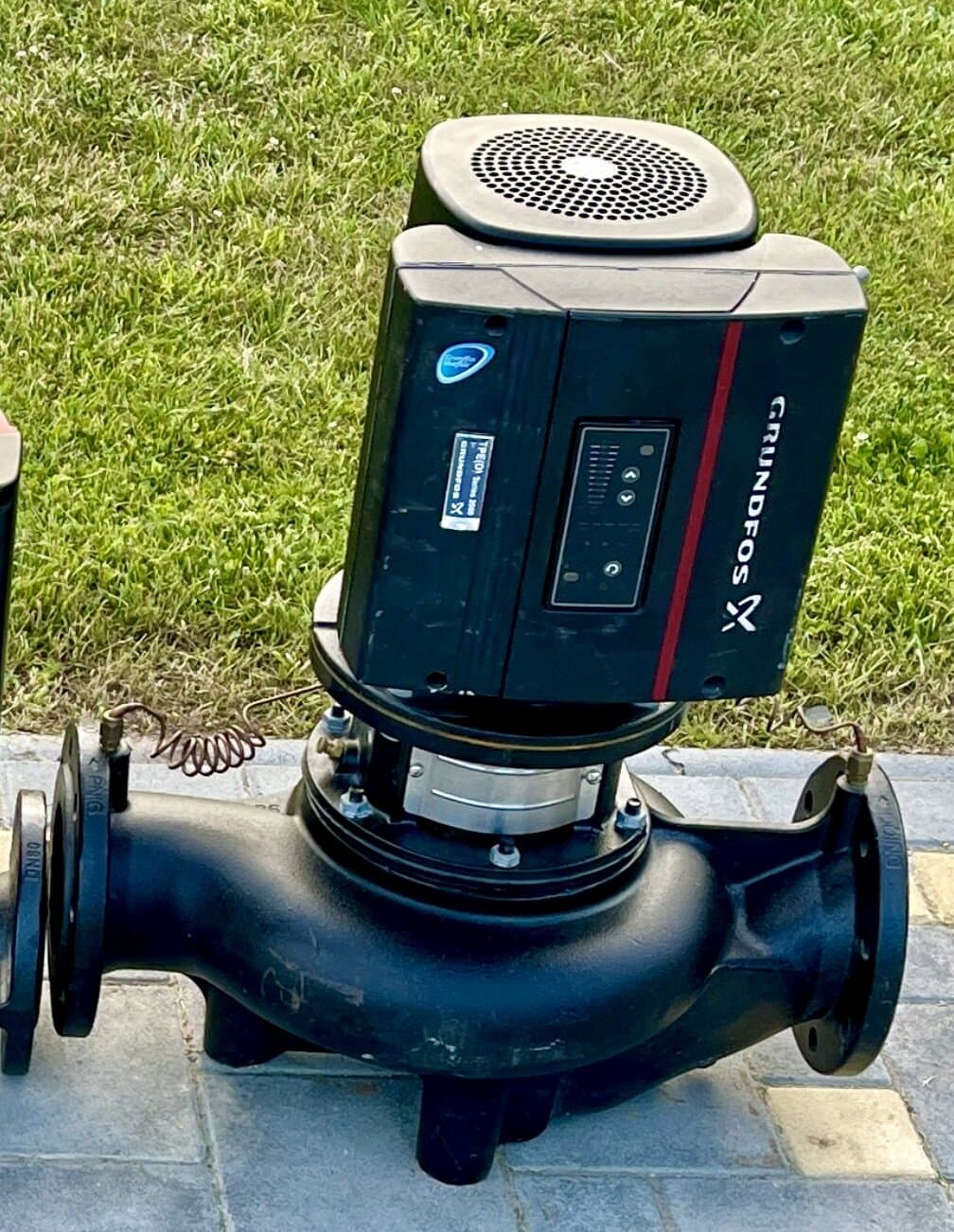 Фланцевий циркуляційний насос Grundfos MGE100LB4-FF215-G3