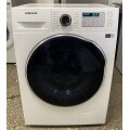 pral-na-mashina-iz-sushinnyam-samsung-wd8nk52e3aw