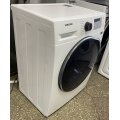 pral-na-mashina-iz-sushinnyam-samsung-wd8nk52e3aw