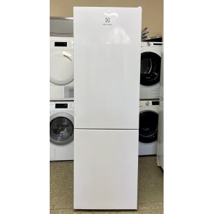 holodil-nik-electrolux-lnc7me32w4