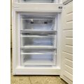 holodil-nik-electrolux-lnc7me32w4