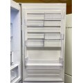 holodil-nik-electrolux-lnc7me32w4