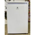holodil-nik-electrolux-lxb1se11w0