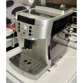 kavomashina-delonghi-ecam-22-110-sb